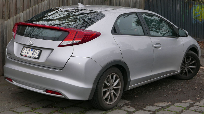 Illustration for article titled Horizontally-split rear windows on non-hybrids (photo heavy, content warning: Azteks, Murano CrossCab)